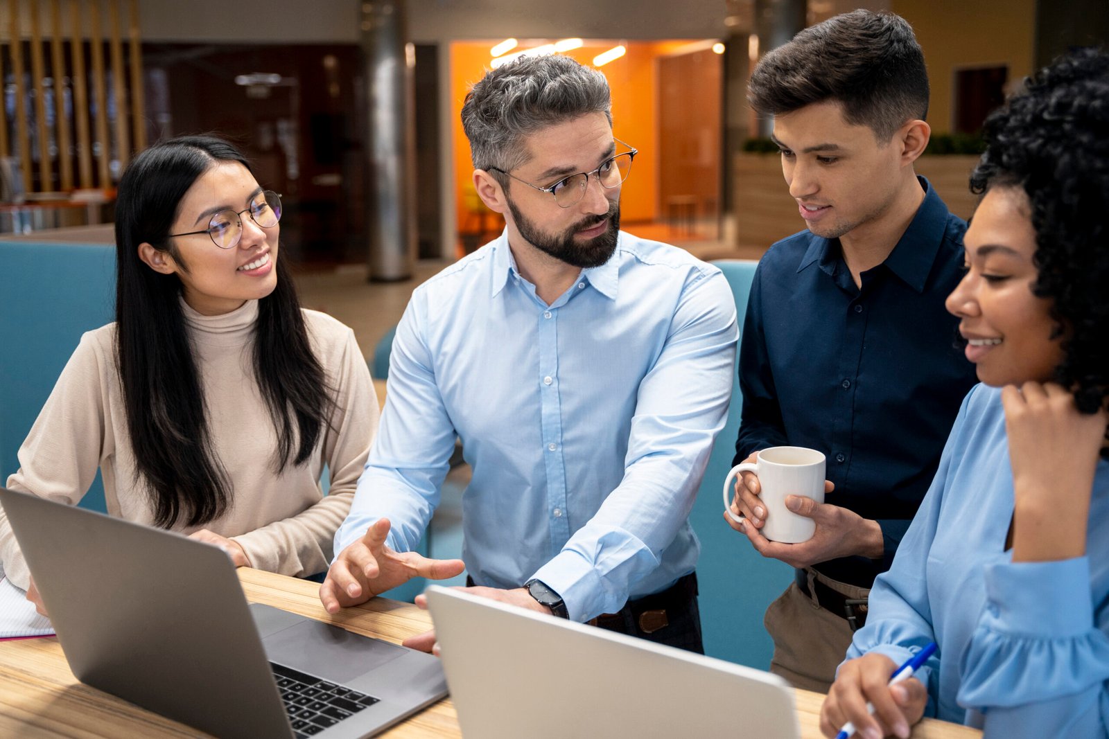 team-working-together-project Learnloop For Business